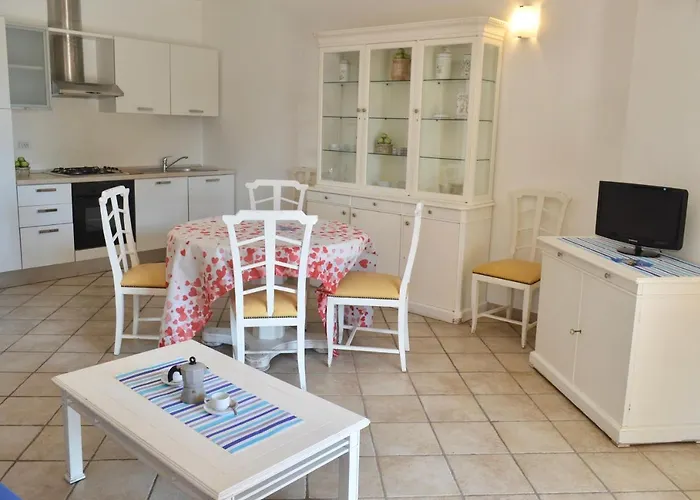 Iss Travel, Domus Pedra - 2-bedrooms With Air-condition * San Teodoro