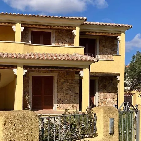Iss Travel, Domus Pedra - 2-bedrooms With Air-condition Apartment *